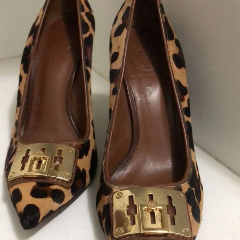 Tory Burch Designer Celina Leopard Animal Print Heels Pump Gold Logo 7 - Picture 4 of 11